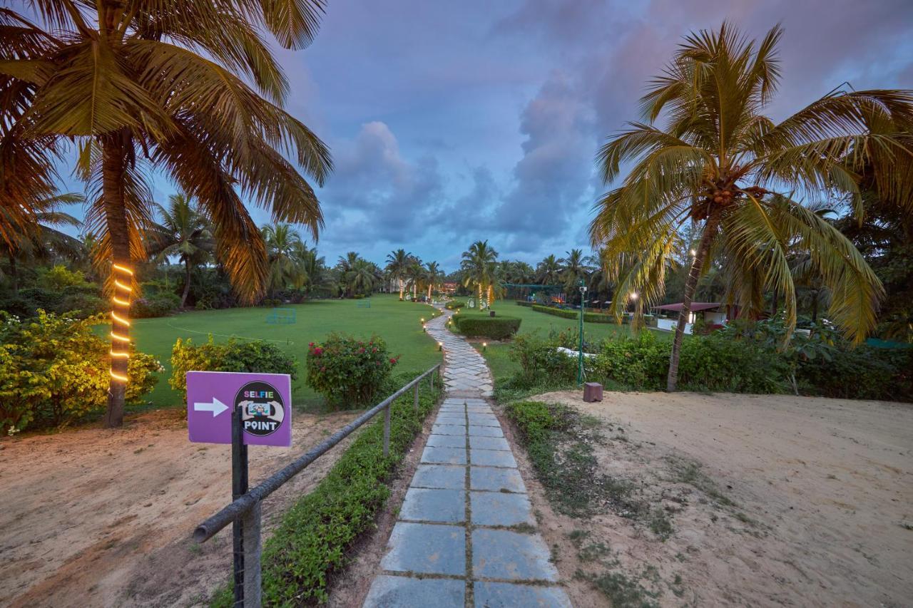Royal Orchid Beach Resort&Spa, Utorda Beach Goa Zewnętrze zdjęcie